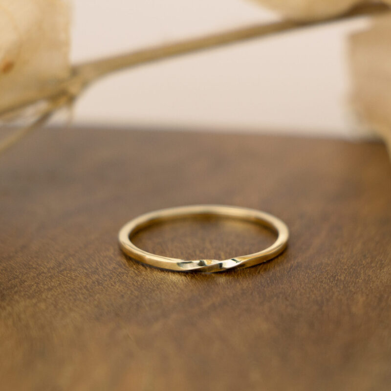 Anel Nós mini - ouro 18k